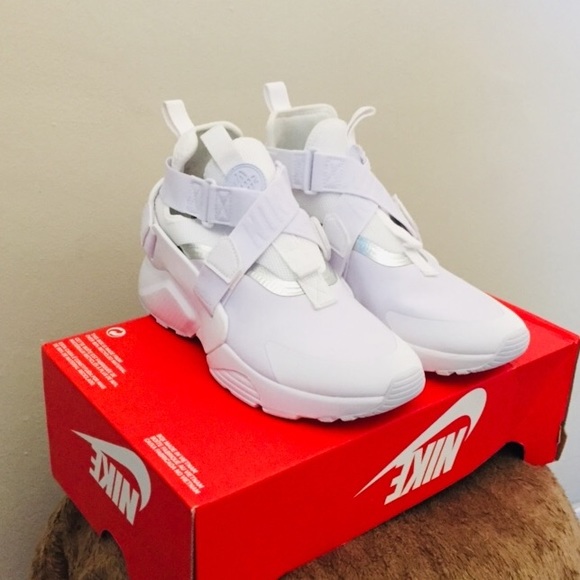 SOLD-NIKE HUARACHE CITY WOMEN'S SIZE 7.5 BRAND NEW - Picture 5 of 8